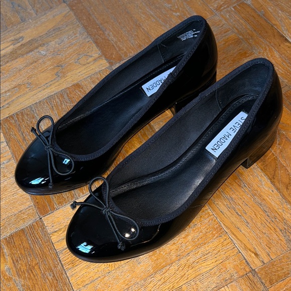 Steve Madden Glossy Black Flats with Bow size 7 - Picture 3 of 5